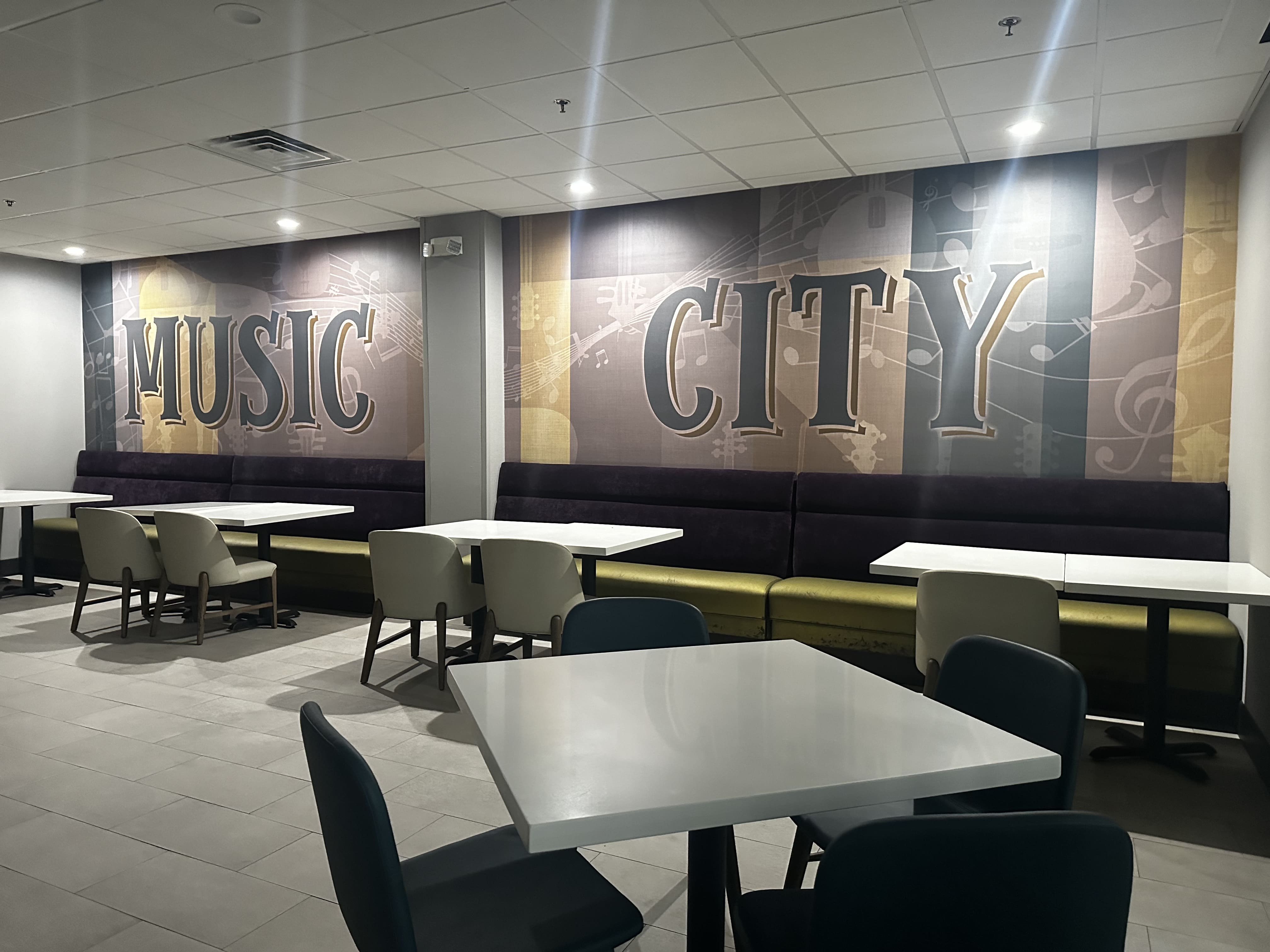 Holiday inn Nashville, TN - Image 9